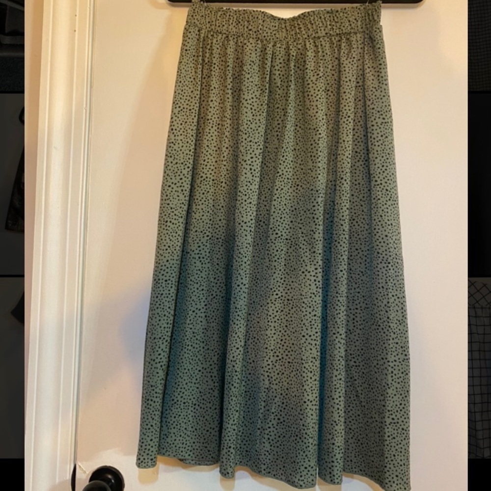 SHEIN maxi skirt - one size - Sage green with black spots